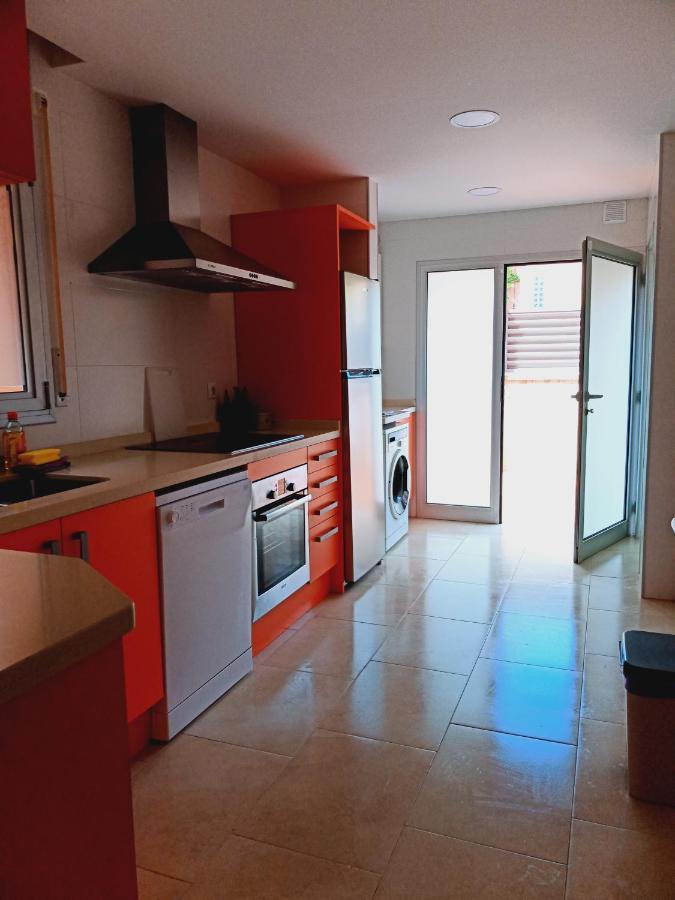 Chalet Amplio Con Jardin Y Zona Barbacoa. Reus Ngoại thất bức ảnh